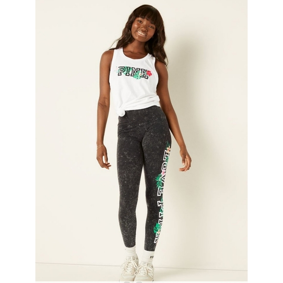 VS PINK NWT floral Set - Picture 2 of 4